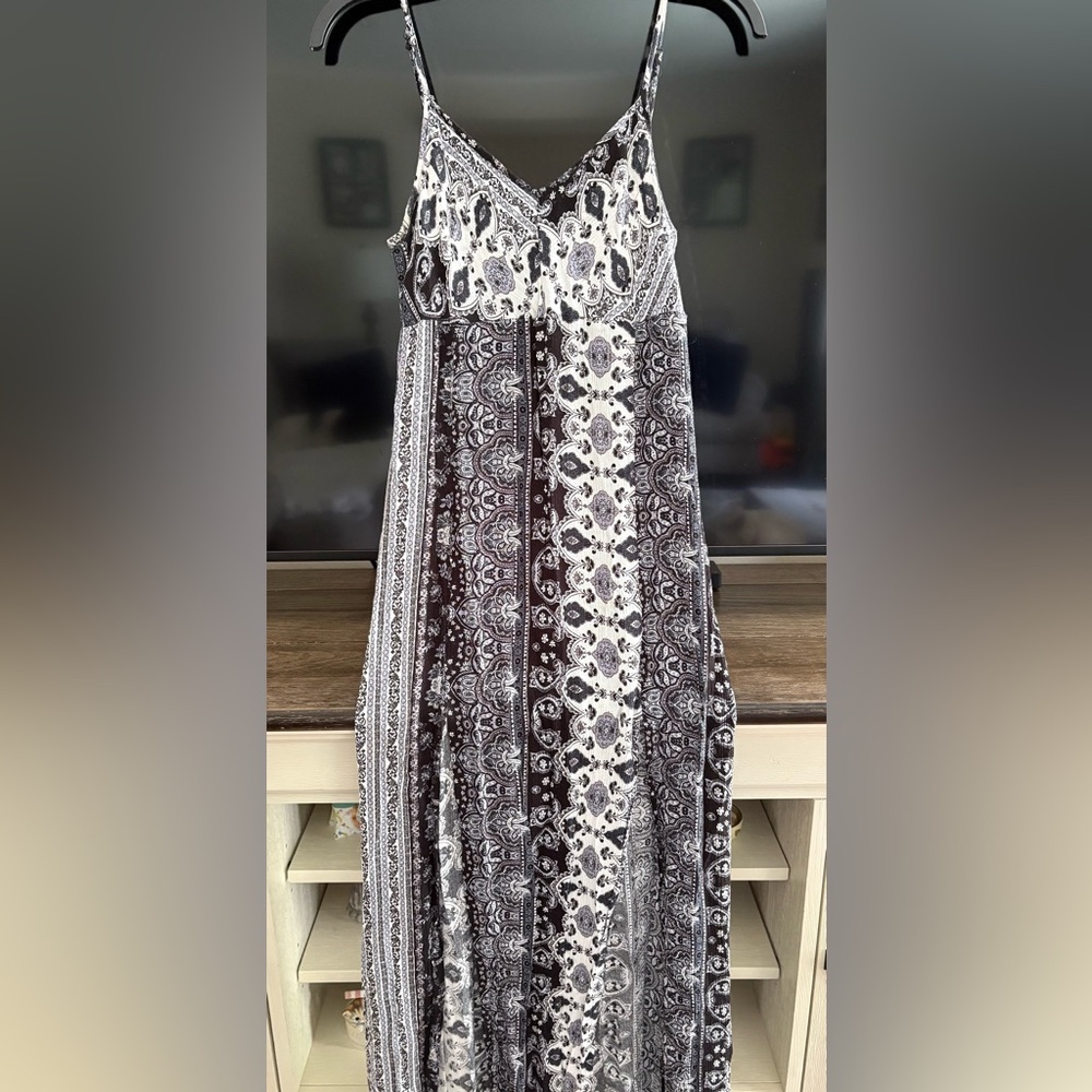 TIMING SUMMER MAXI DRESS, SZ SMALL